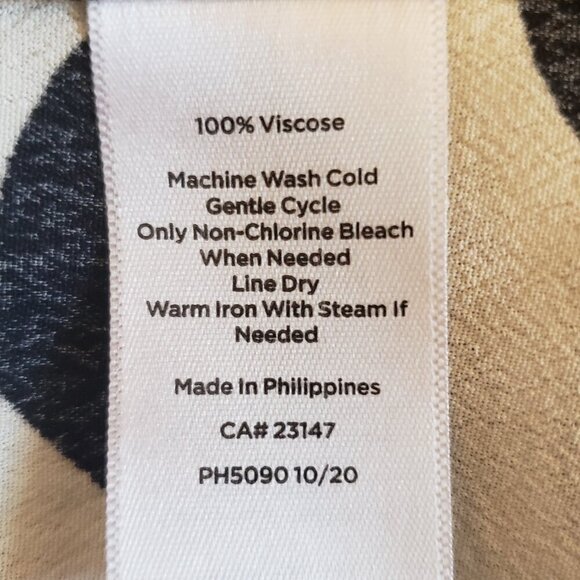 Talbots Feminine Crossbody Wrap Blouse Black & White Leaf Design, Size 1X - Picture 11 of 12